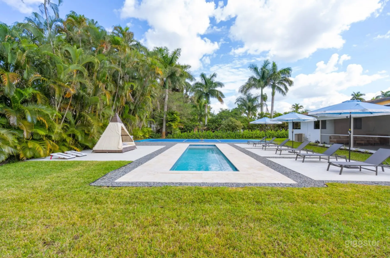 Casa con Piscina a Miami con Pickleball 26amp; Divertimento all'Aperto 