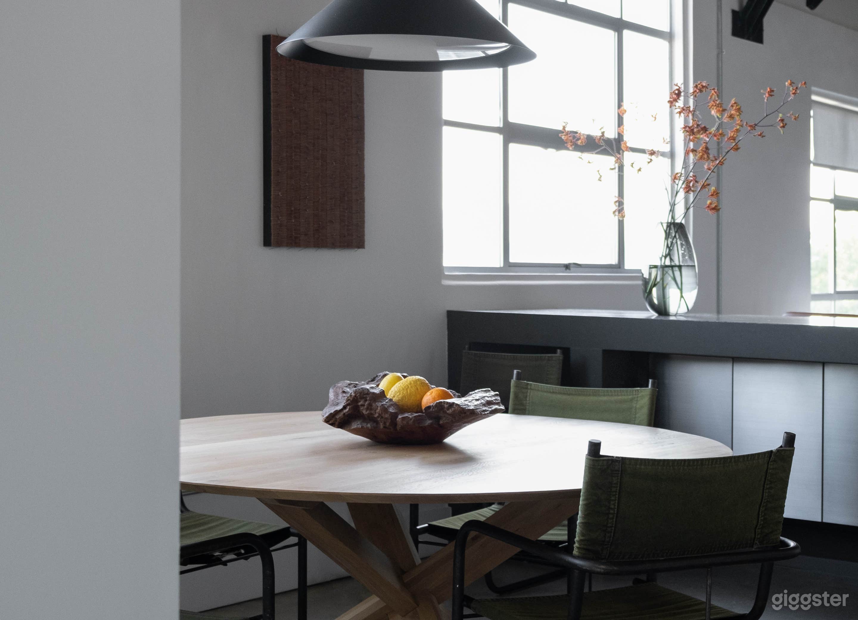 Modern Design Loft w/ 18ft Ceilings Photo 2