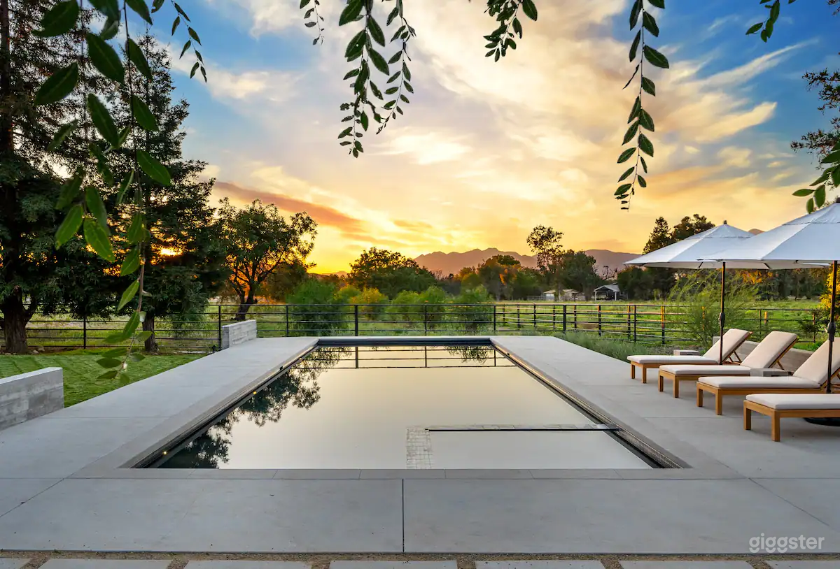 Serenity Heights: Scenic Poolside Oasis Photo 1