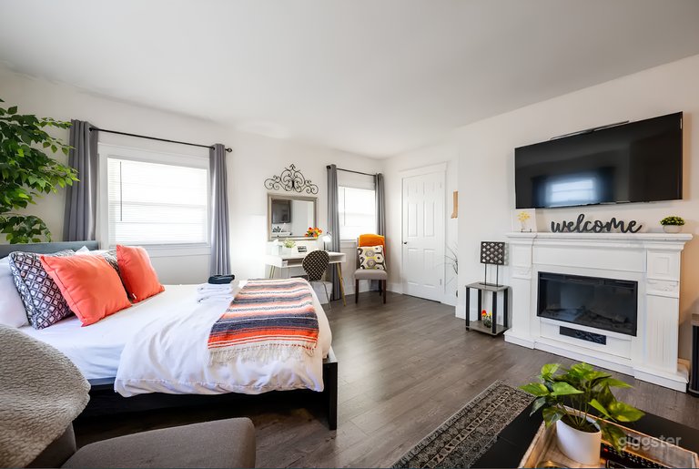  Downtown Indy Studio Apartment 