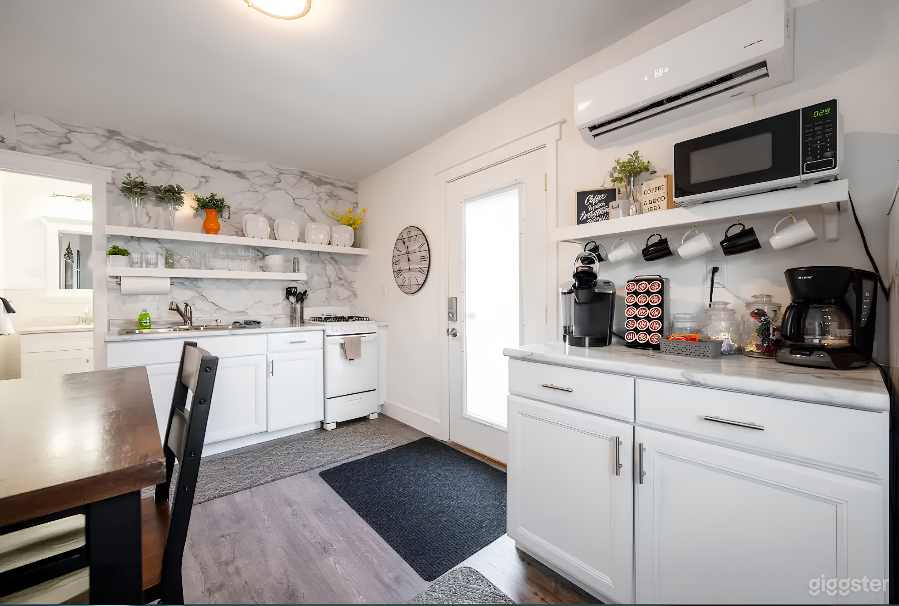 Downtown Indy Studio Apartment Photo 4