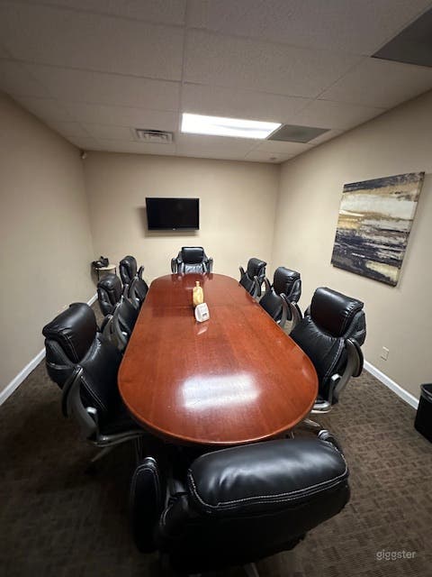 Meridian, 8-Person Conference Room Photo 3