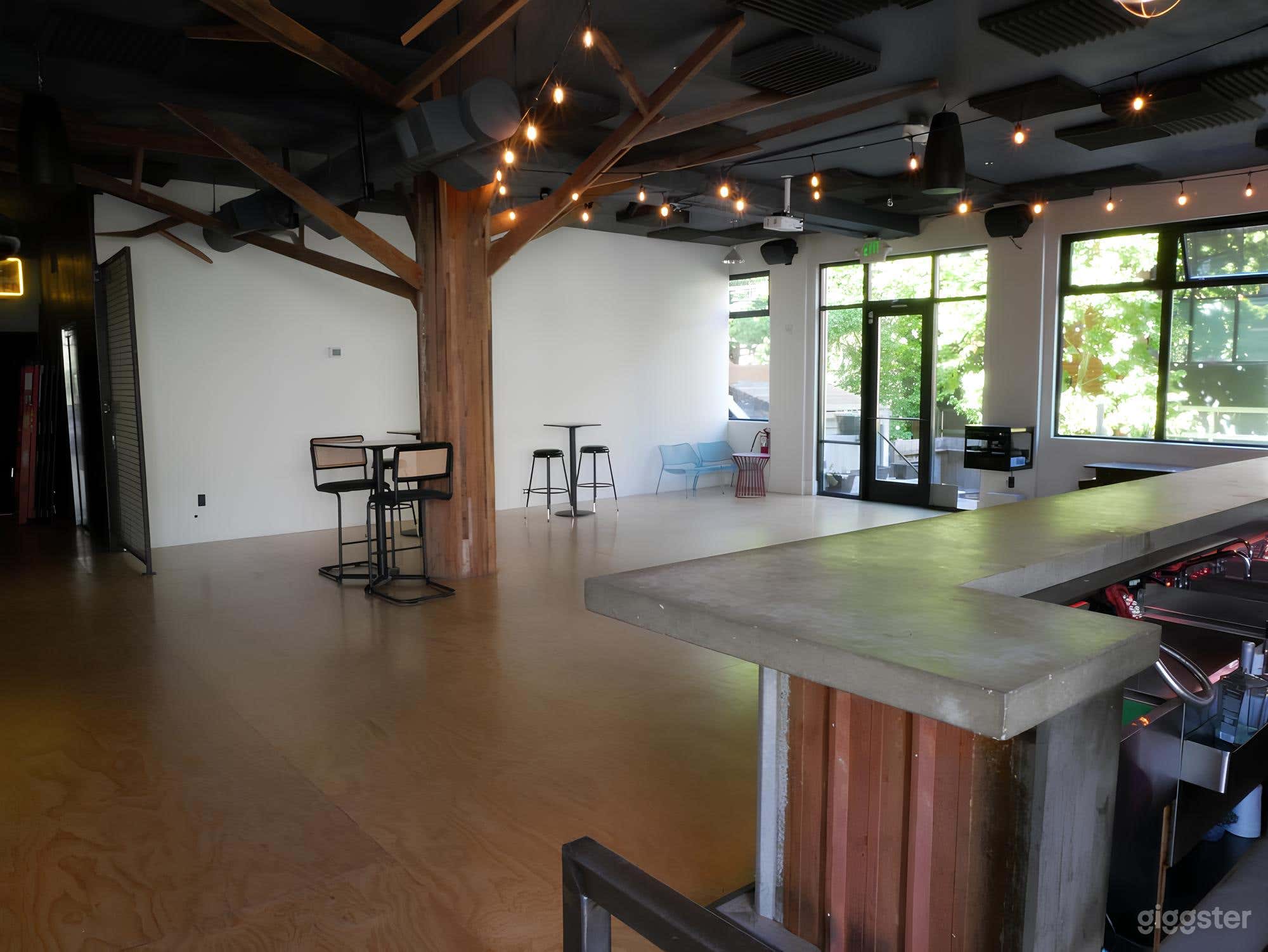 80 Person Arts Flex Space Photo 3