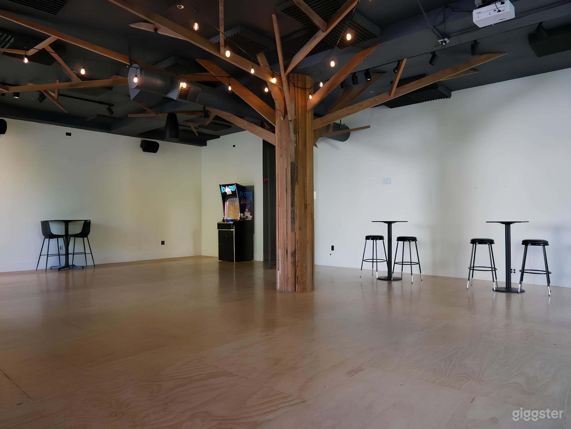 80 Person Arts Flex Space Photo 4