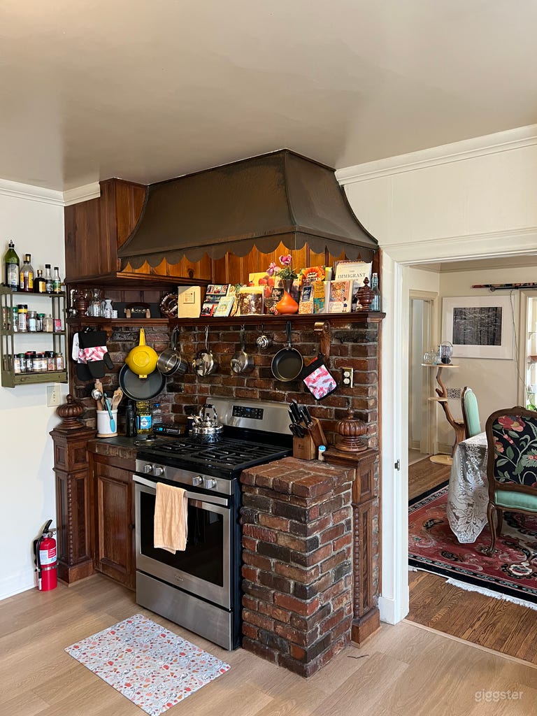  1930s Americana home with horse head hitching post 