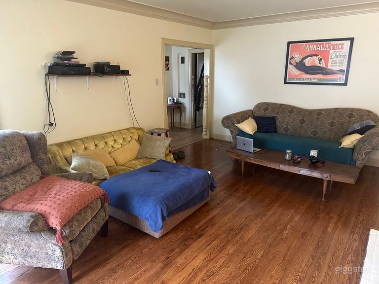  1930s Americana home with horse head hitching post 