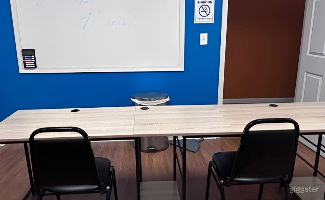 An intimate seminar room (6-8 pax) Photo 2