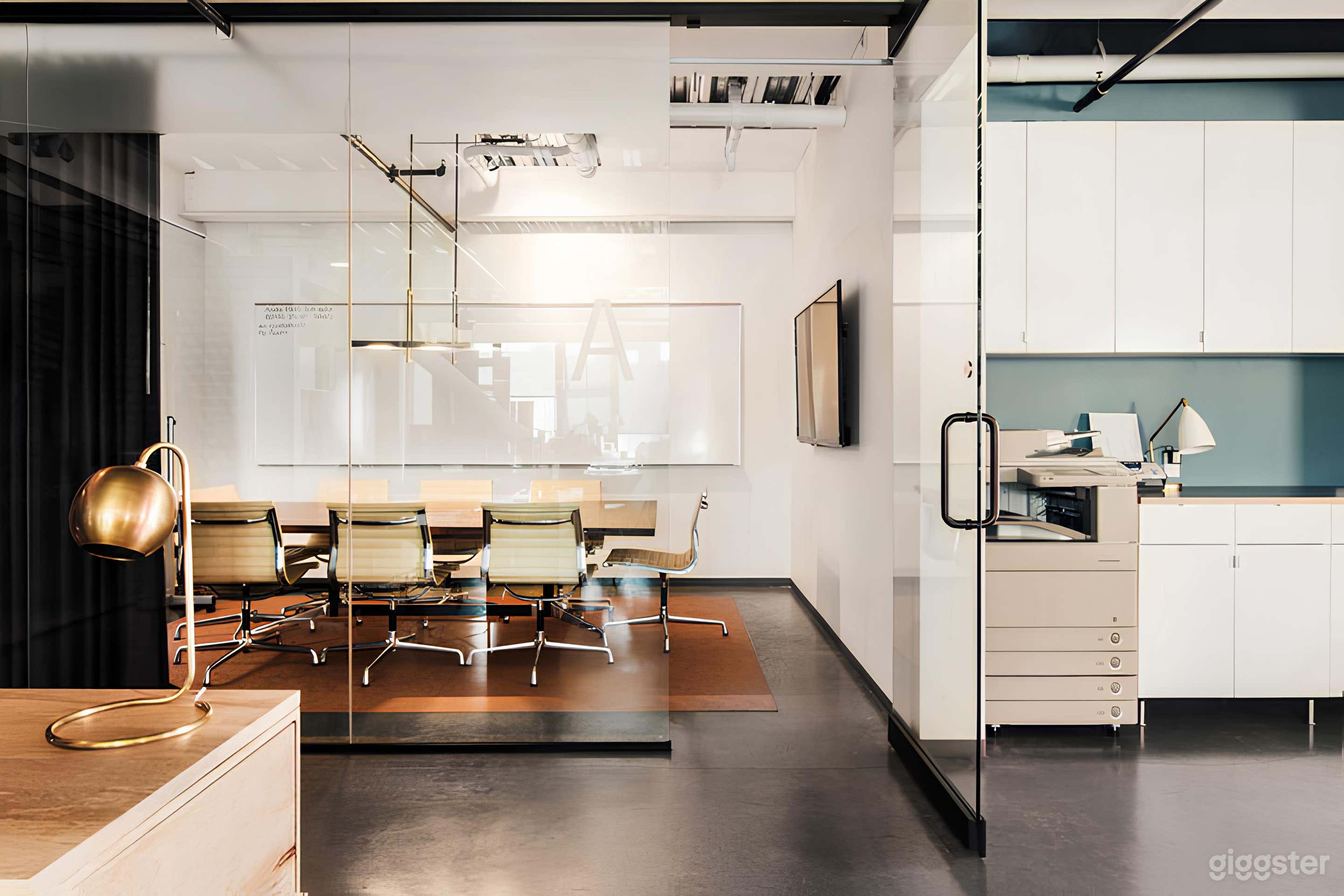 Large Coworking Conference Room Photo 4