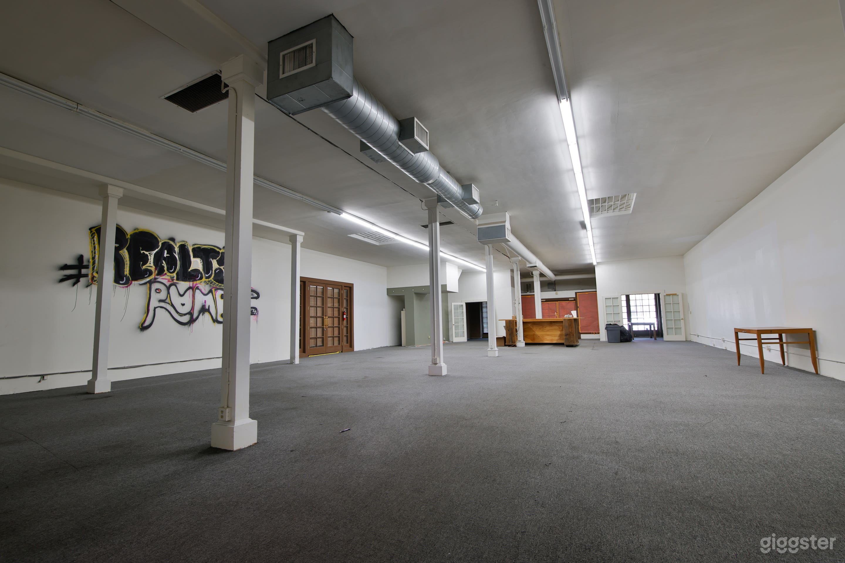 Huge  industrial building with multiple spaces  Photo 2