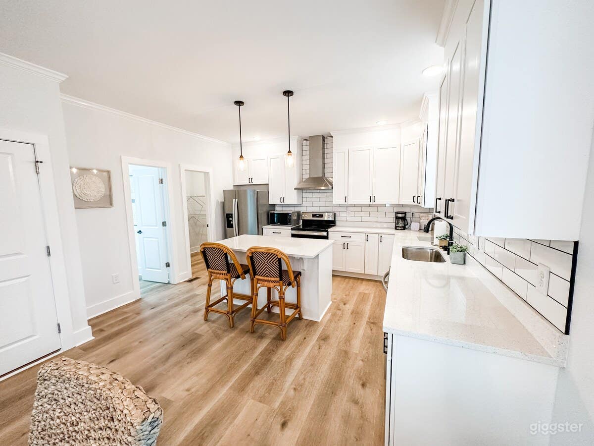 New Construction - Just Built! / BRAND NEW EVERYTHING! / MARSHFRONT / Beach Access Photo 3