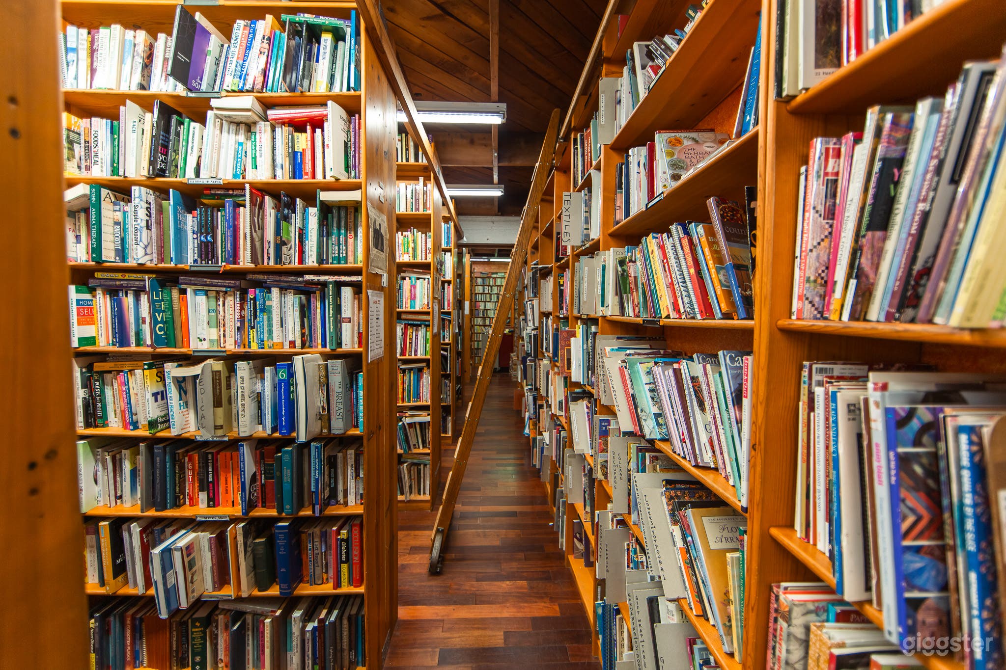 VALLEY BOOK STORE #296 Photo 2