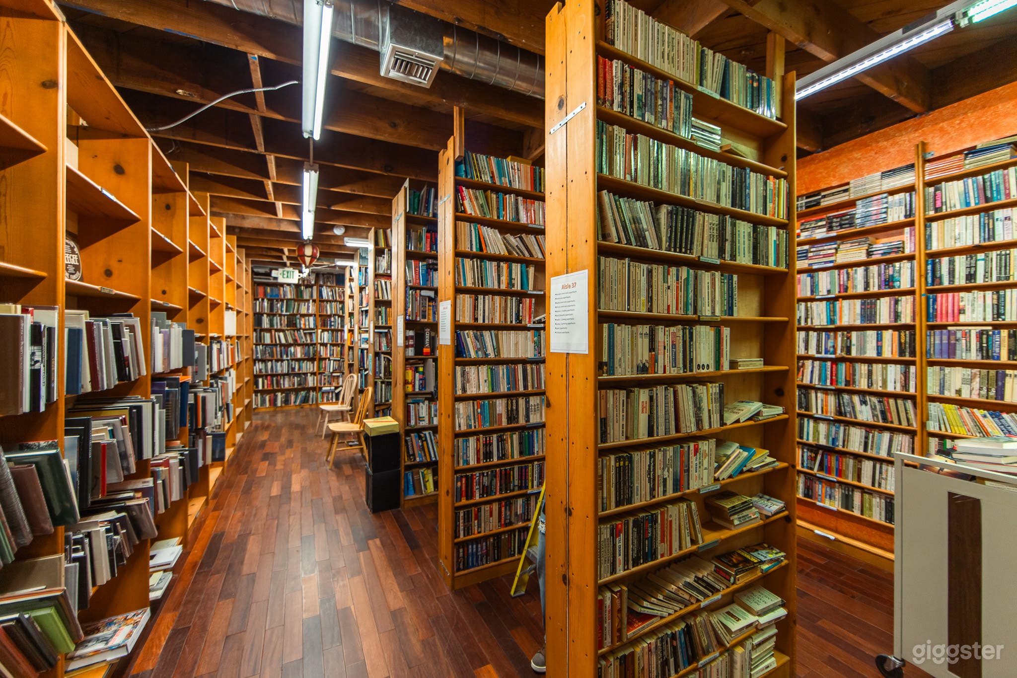 VALLEY BOOK STORE #296 Photo 3