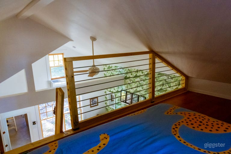  Bedroom 2 and view of loft railing 