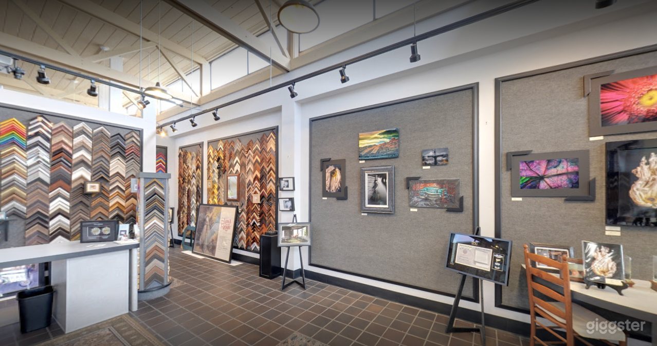 Warm and Comfy Gallery in Iowa Photo 3