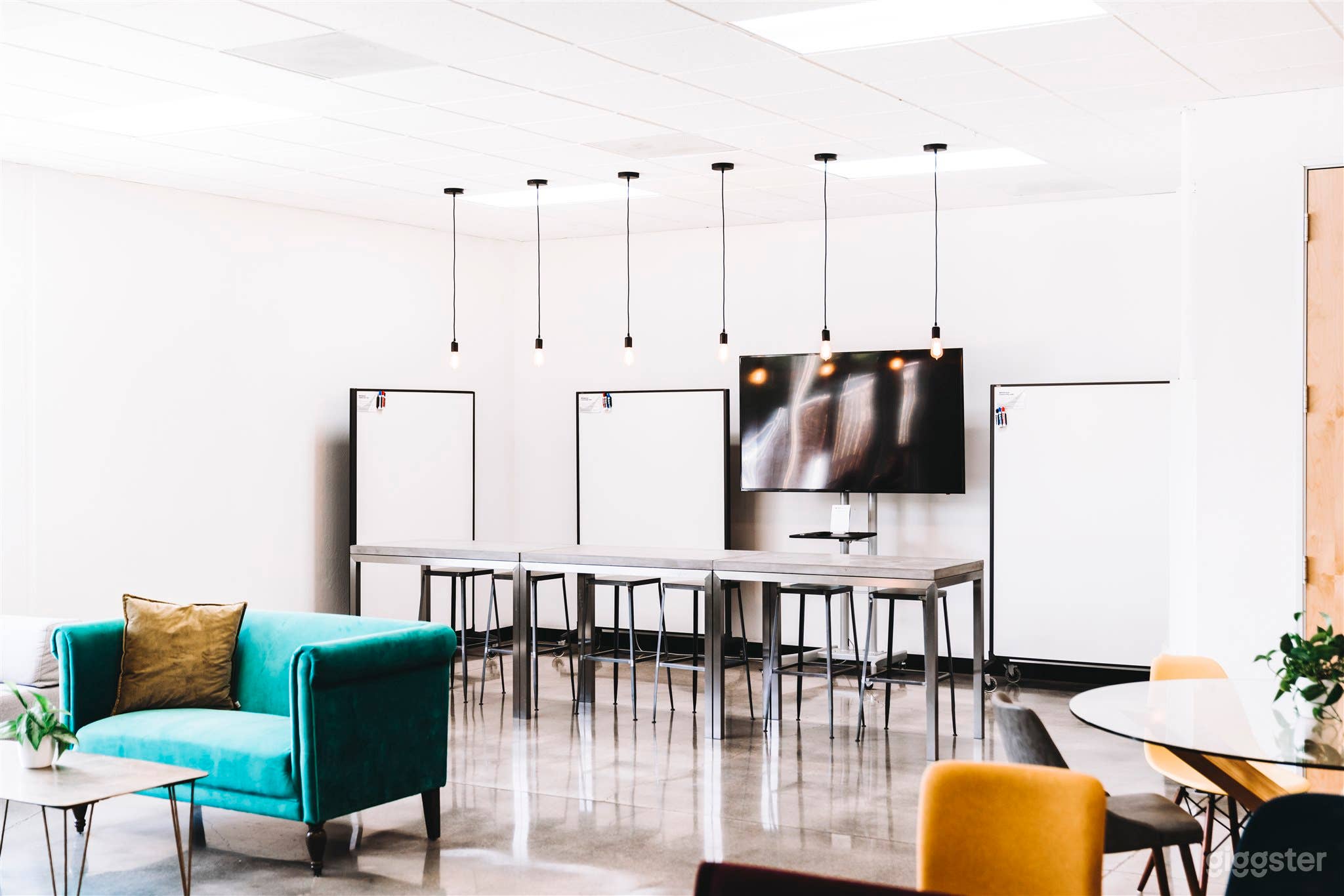 Star Space - The Living Room, a Modern Event Venue Photo 4