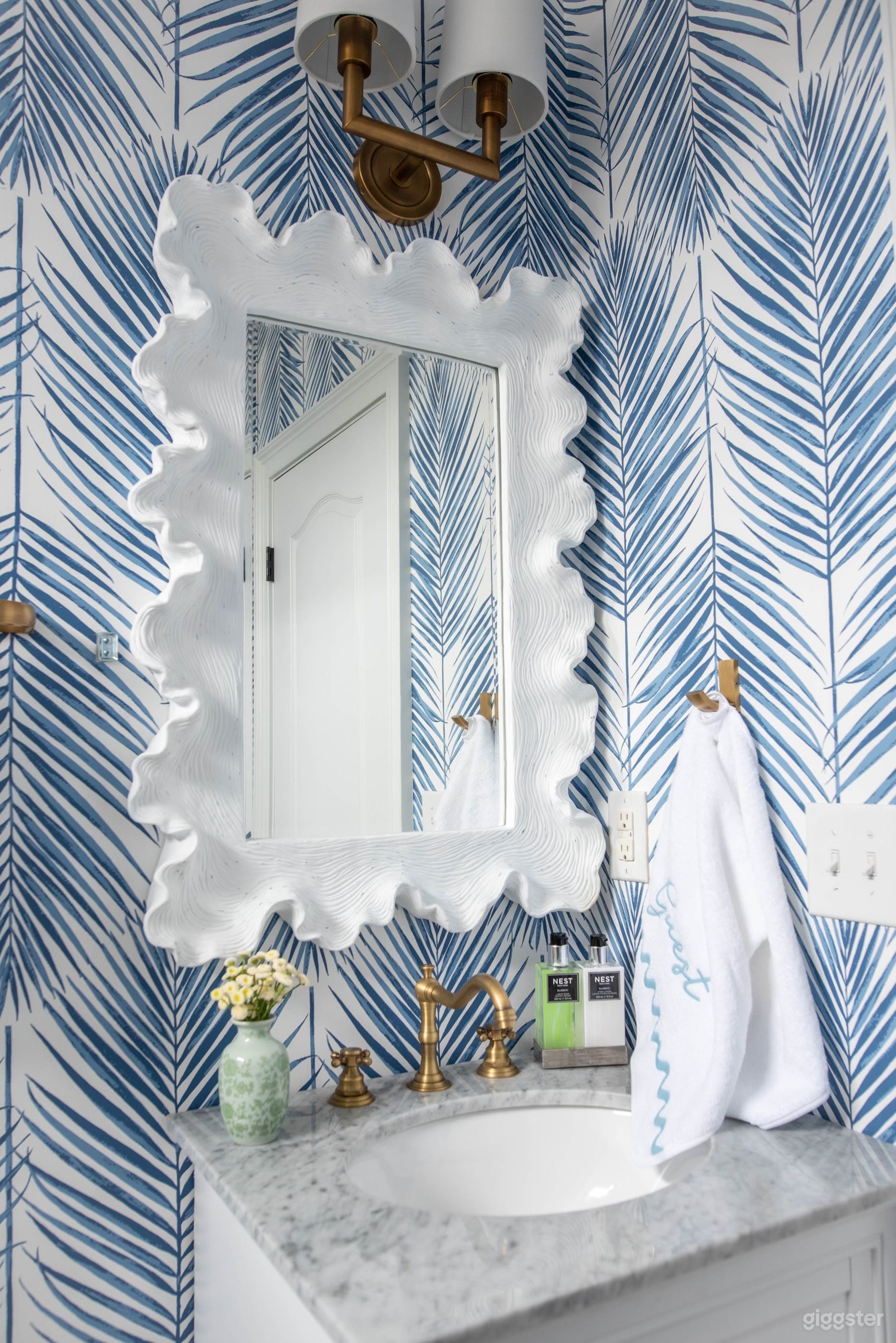 Open concept family home in a great neighborhood Photo 4