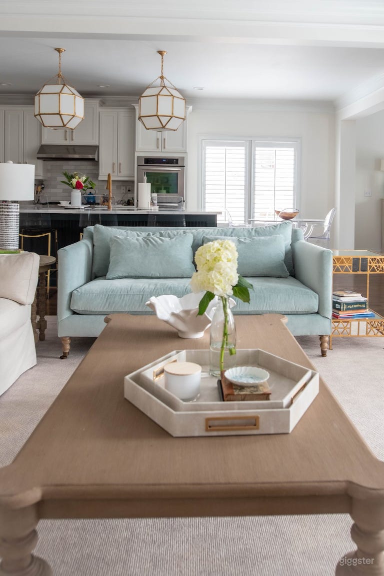  Open concept family home in a great neighborhood 