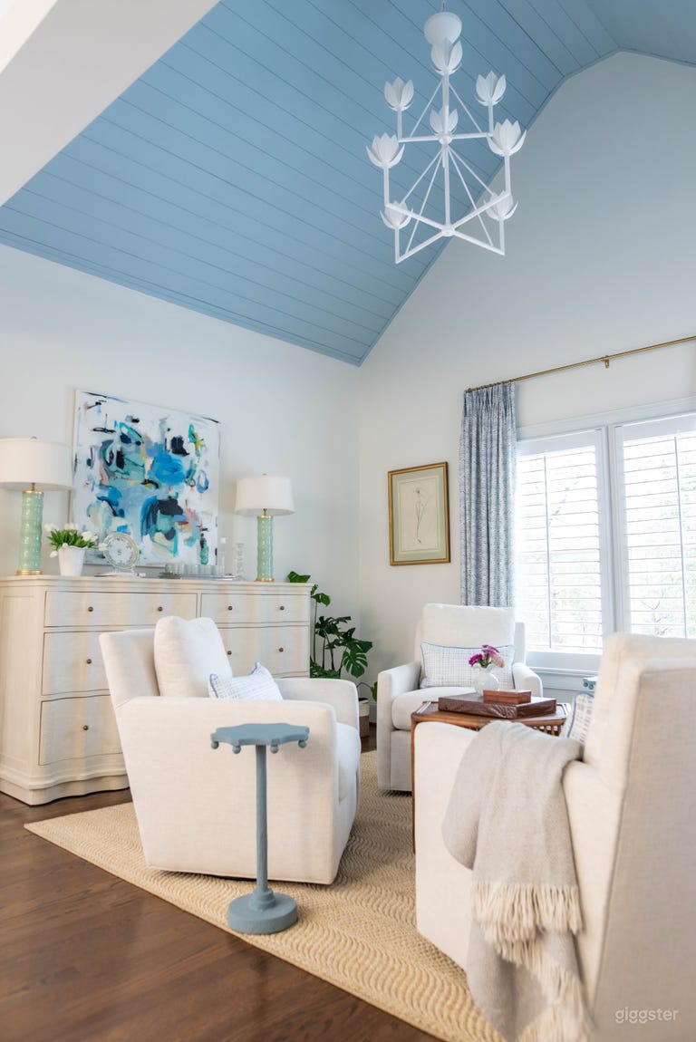  Open concept family home in a great neighborhood 