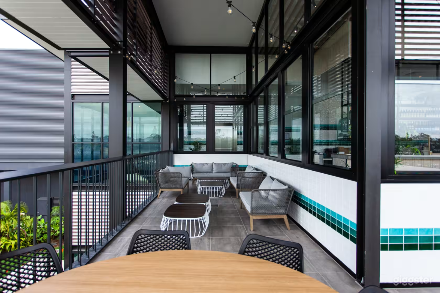 The Upstairs Balcony Photo 2