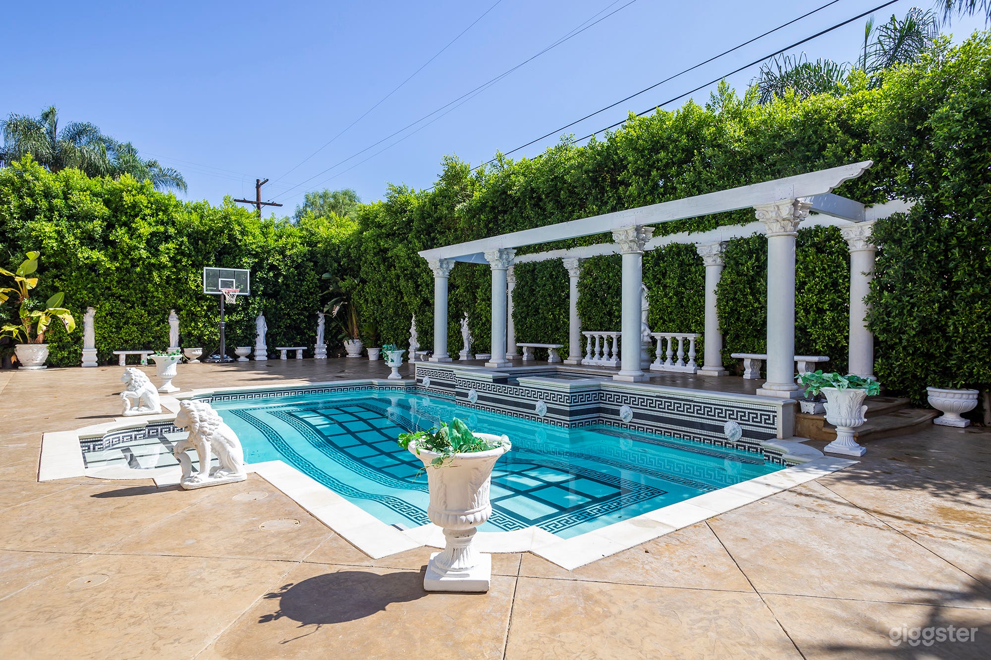 Mansion No.2005 Photo 2