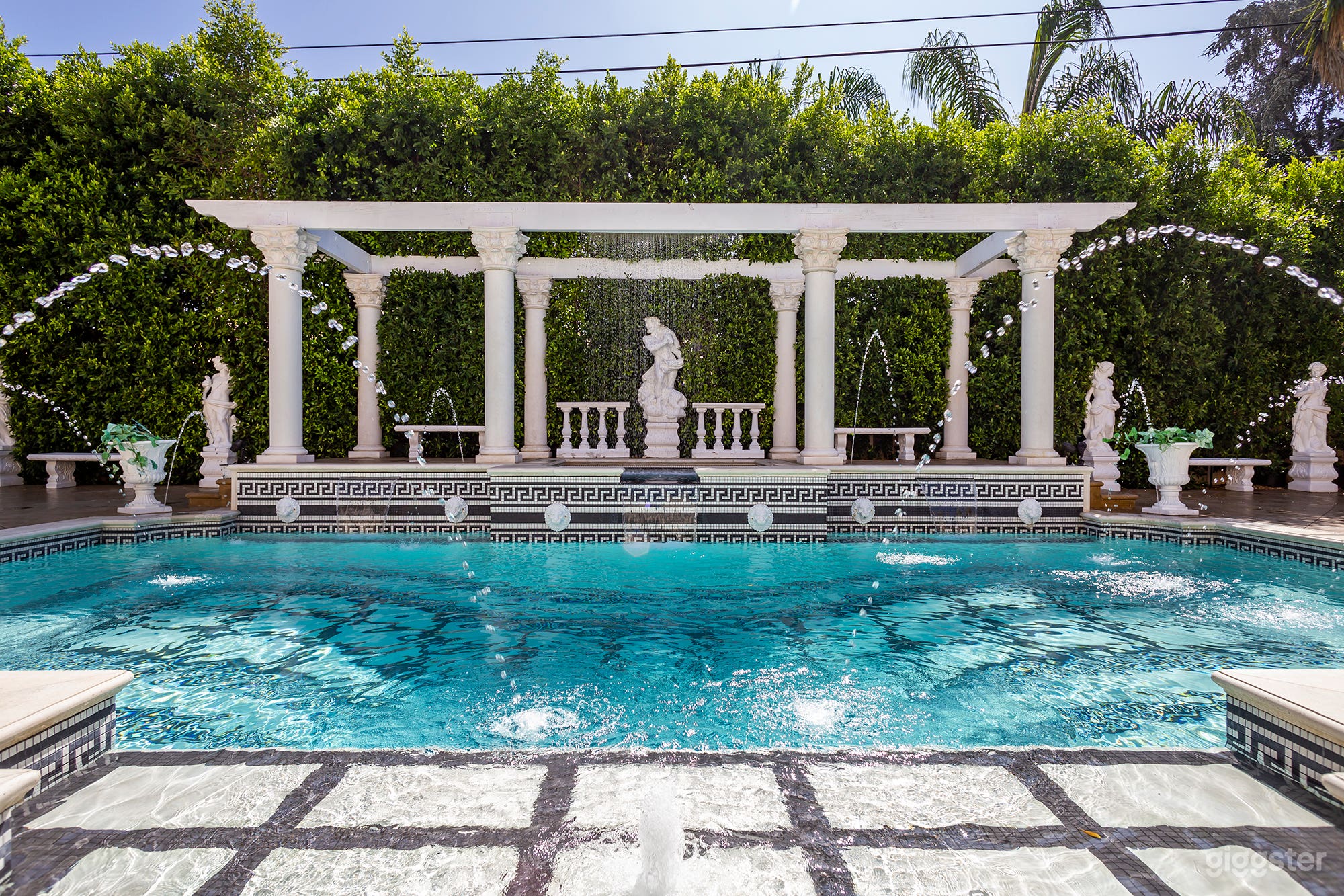 Mansion No.2005 Photo 1