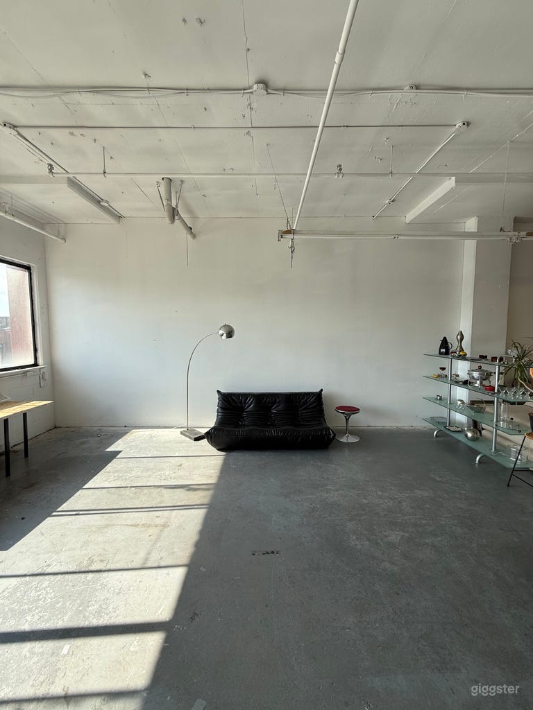  Creative showroom with collectibles furniture 