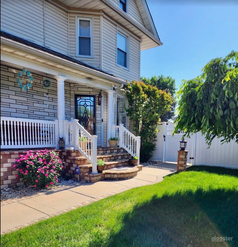 Colorful Family House Photo 2