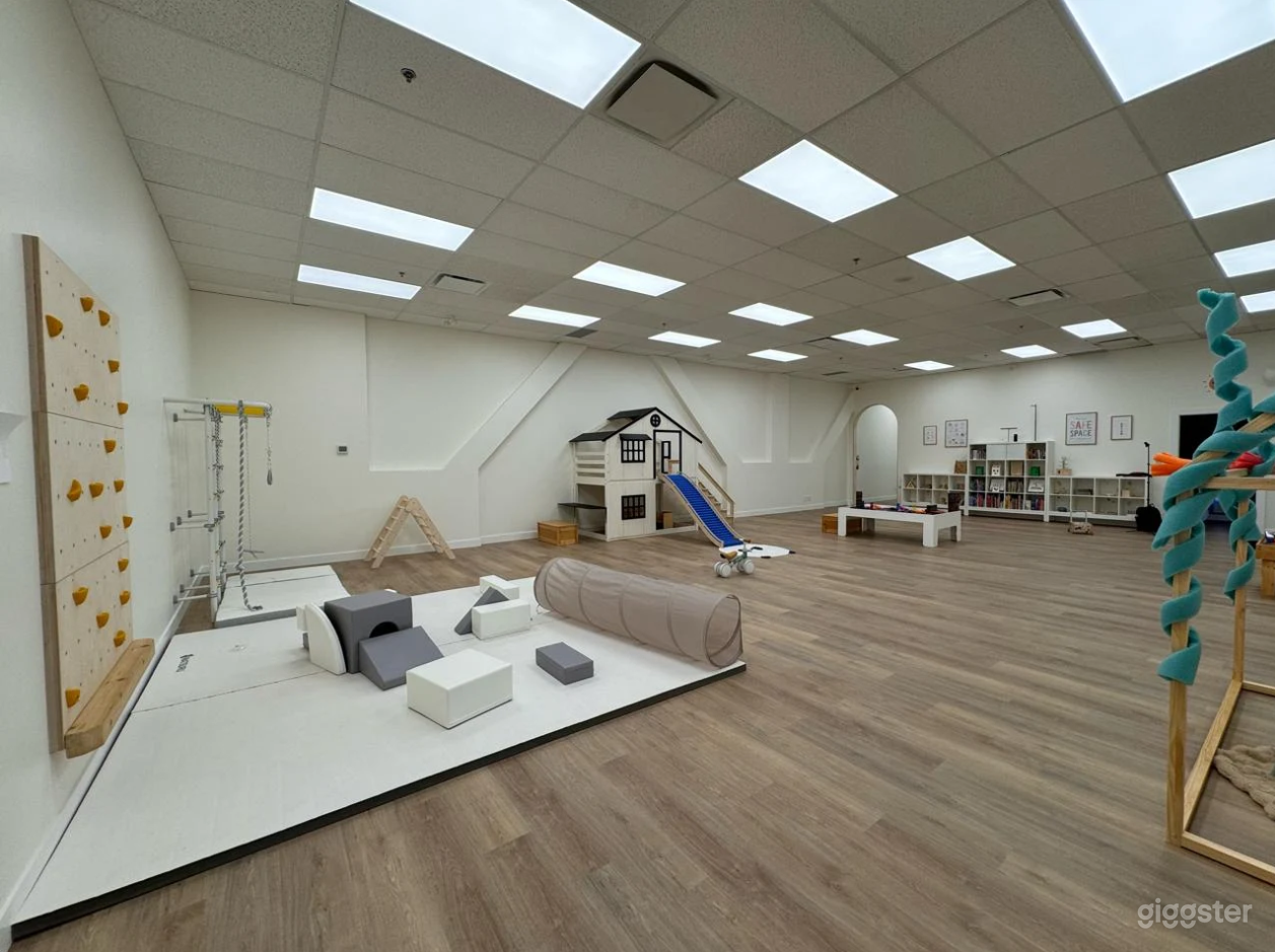 Versatile Event Space Royal City Centre, New West Photo 1