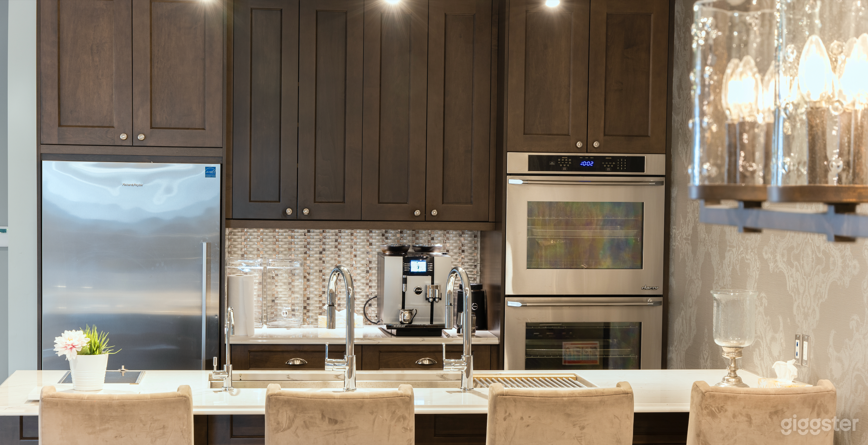 Chic Corporate Space Photo 3