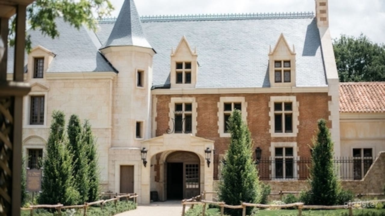 18th Century Village - Houses, craftsmens workshop Photo 3