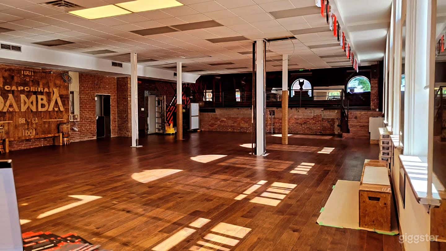 Beautiful Lighting and Wooden Floors Photo 2