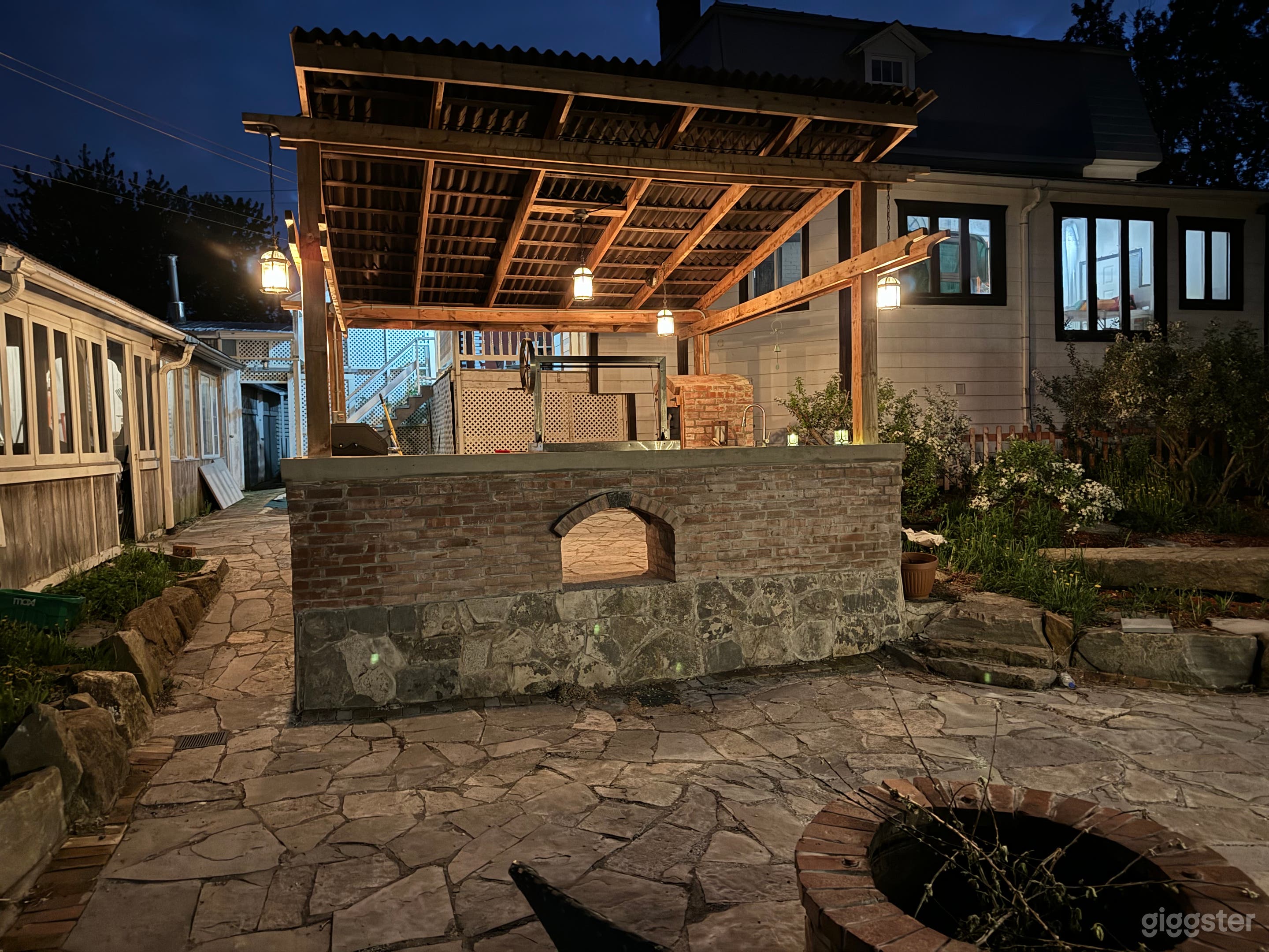 1915 Victorian Farmhouse 66000sq ft Event space Photo 2