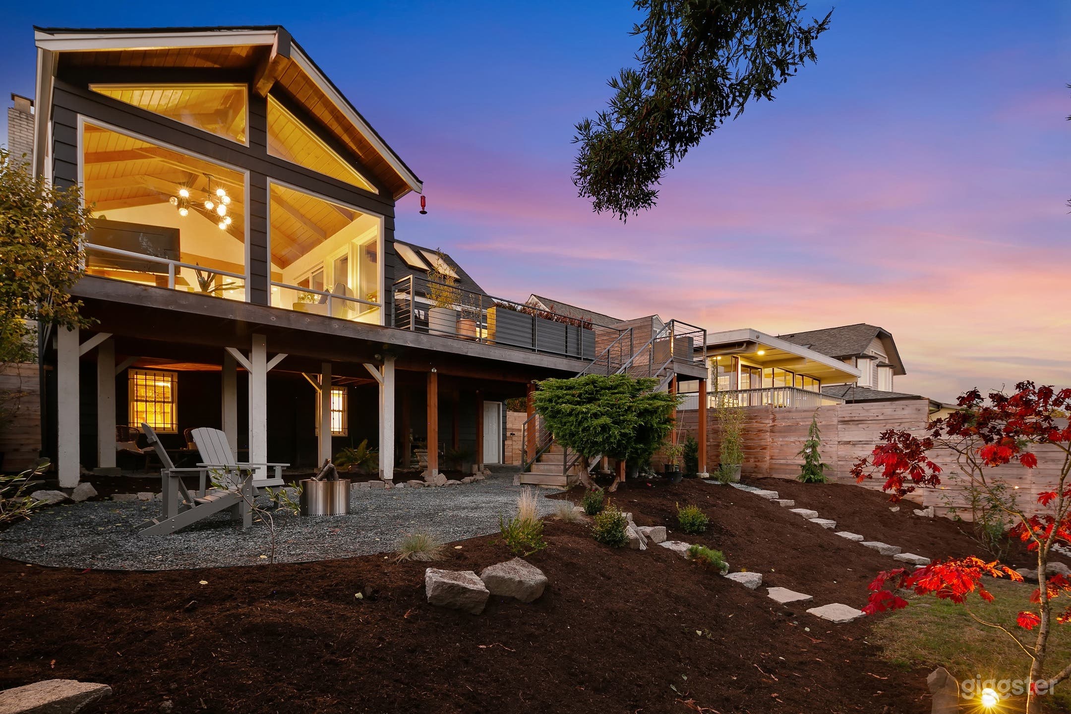 180 Degree View of Seattle Photo 1