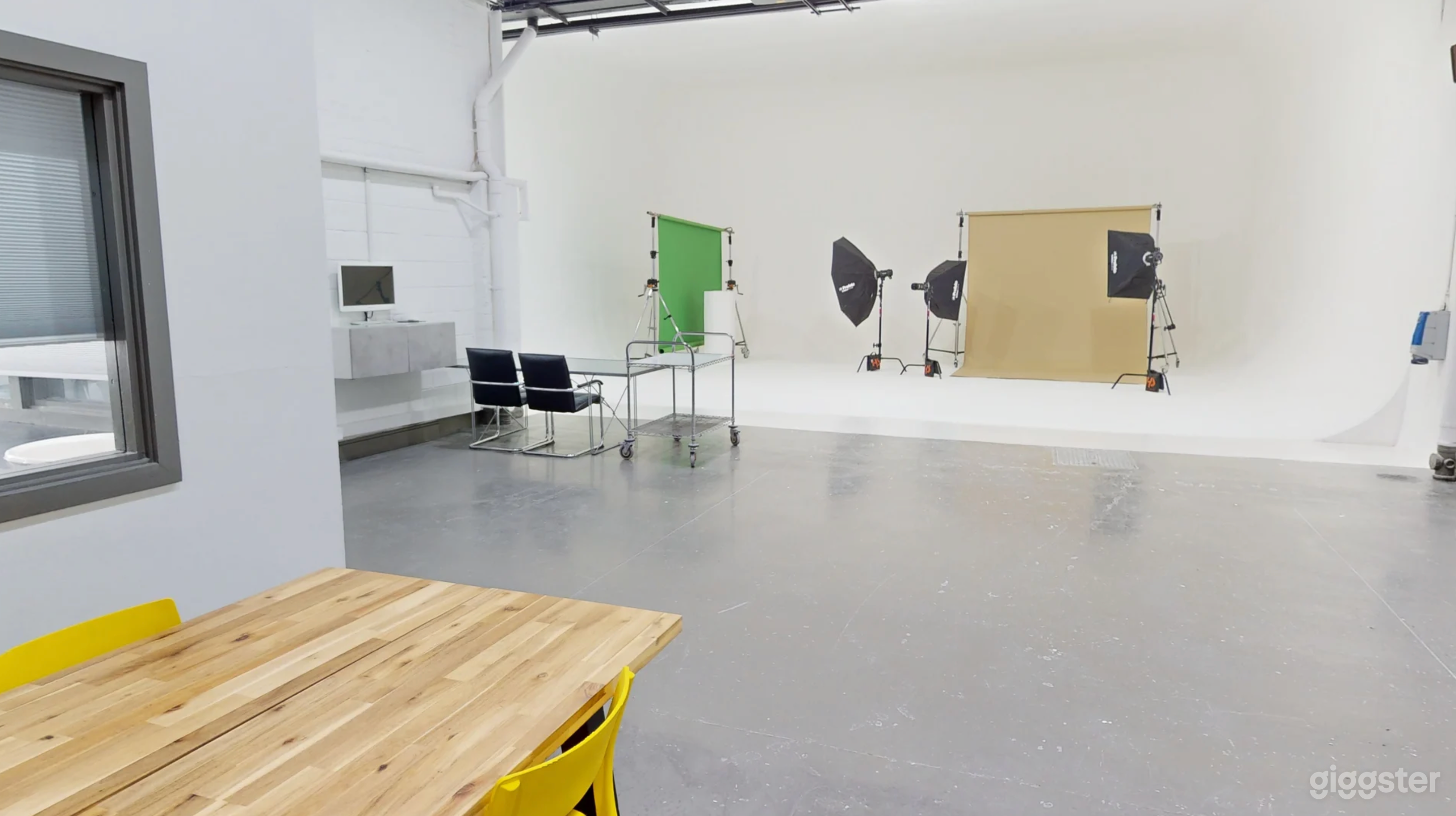 STUDIO 7 Infinity Cove Photo 4