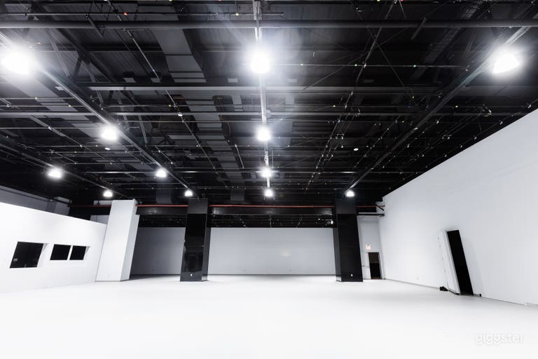  Williamsburg Warehouse & Production Studio 