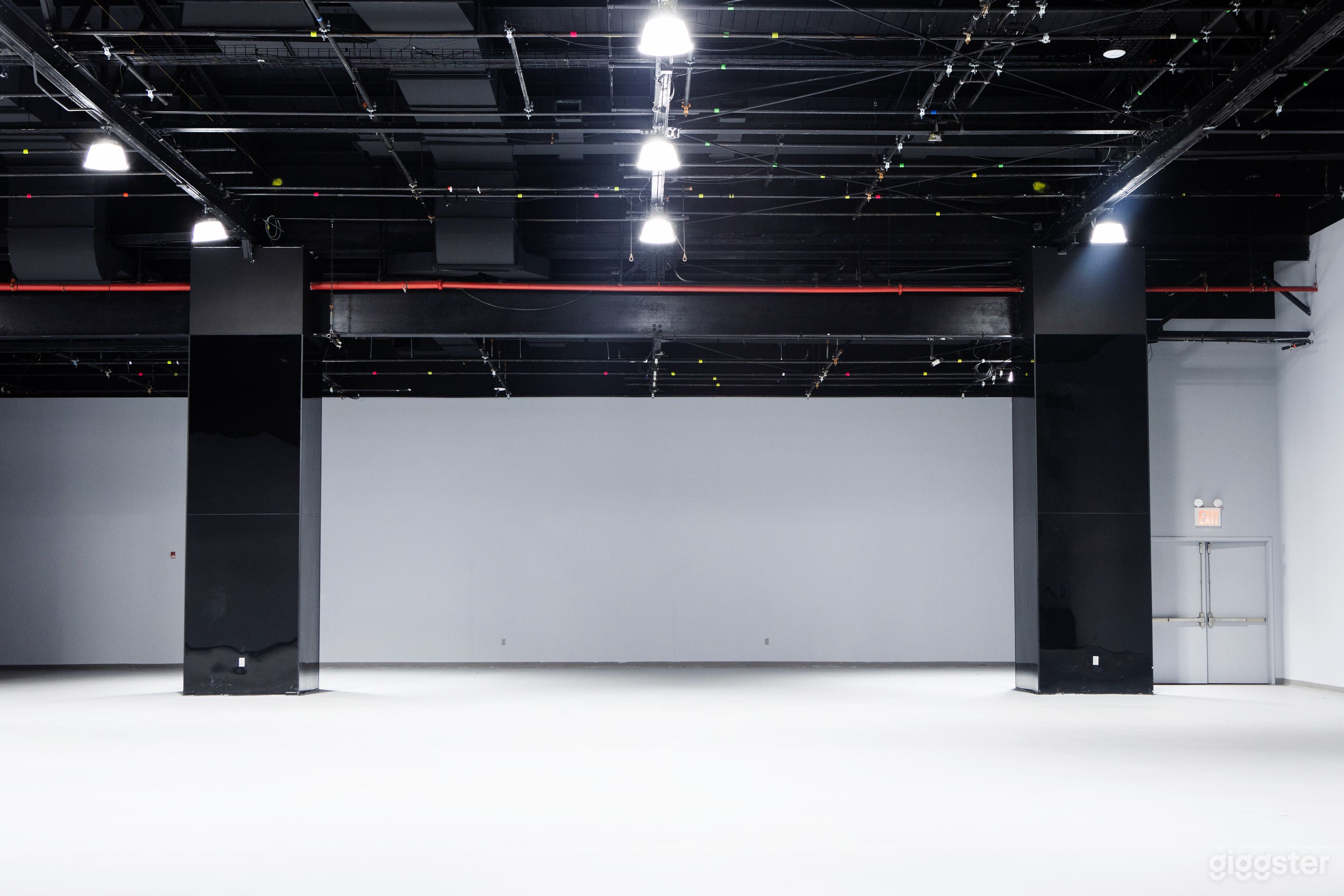 Williamsburg Warehouse &amp; Production Studio Photo 3