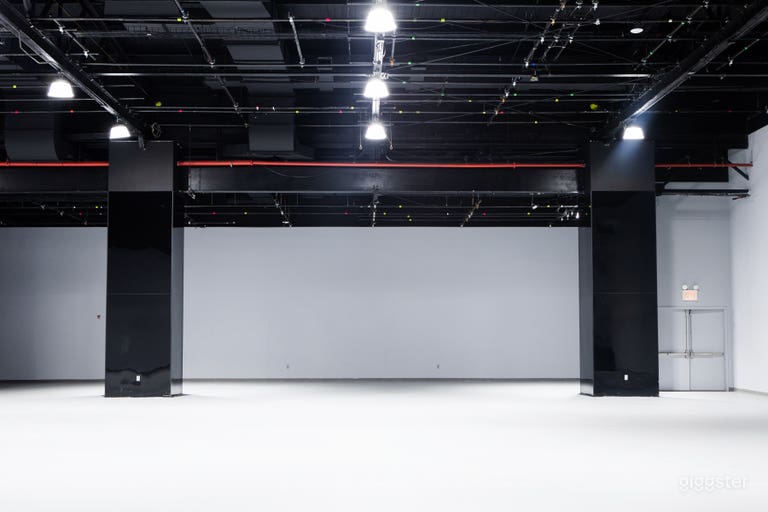  Williamsburg Warehouse & Production Studio 