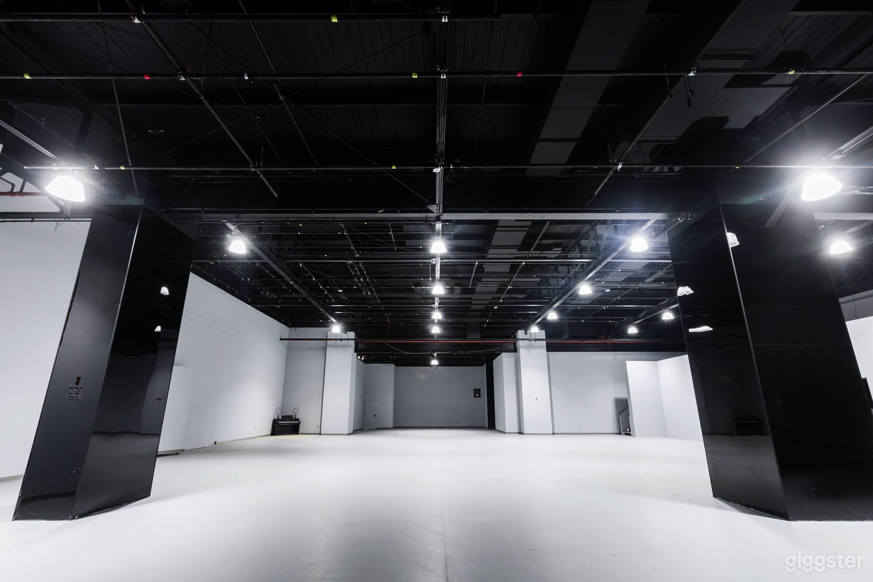 Williamsburg Warehouse &amp; Production Studio Photo 2