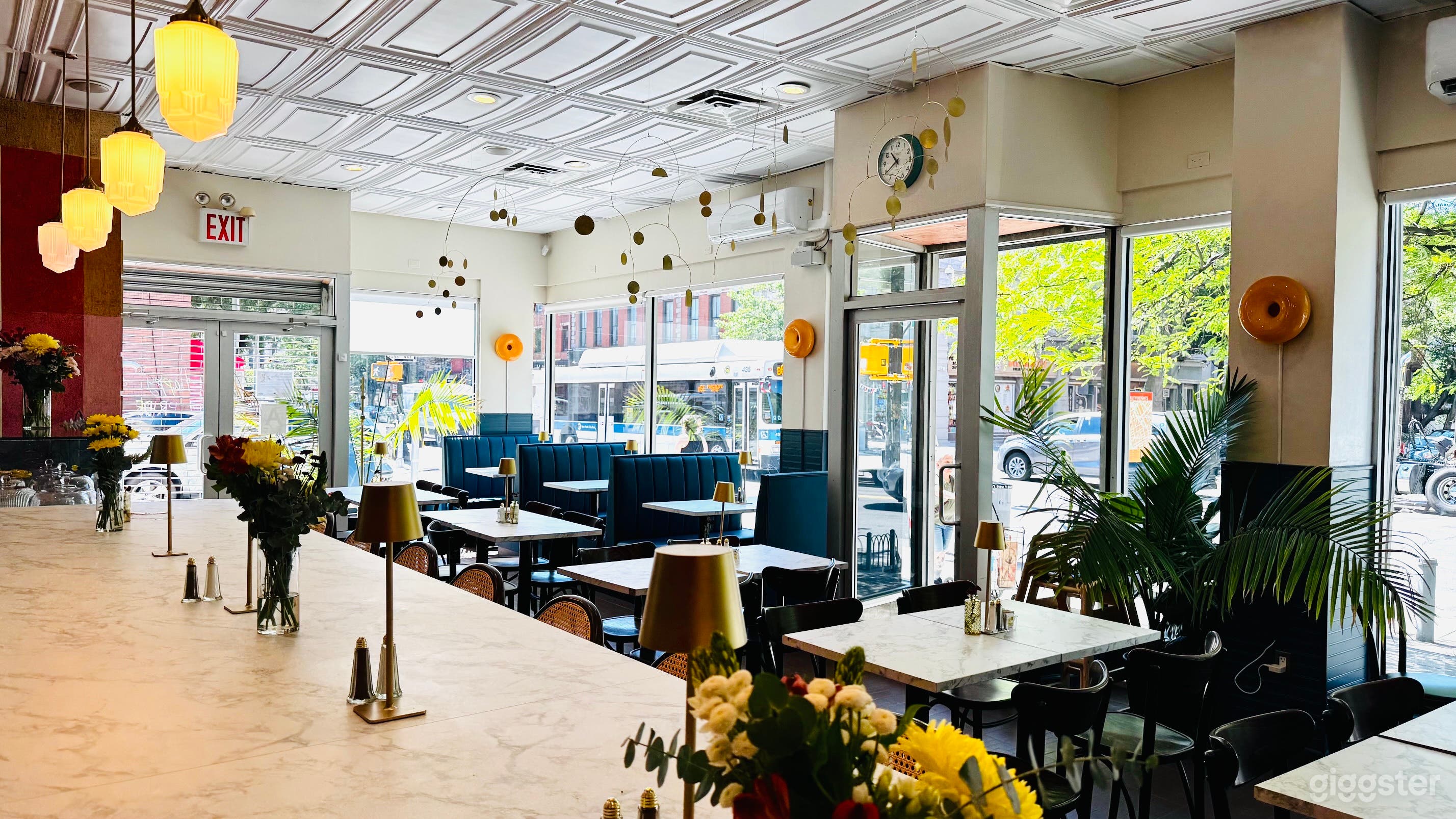 High-End Art Deco Brooklyn Diner-- Booths, Bar, Location! Photo 3