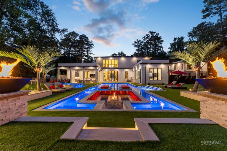  Luxury Modern Pool and Resort Backyard in Buckhead 