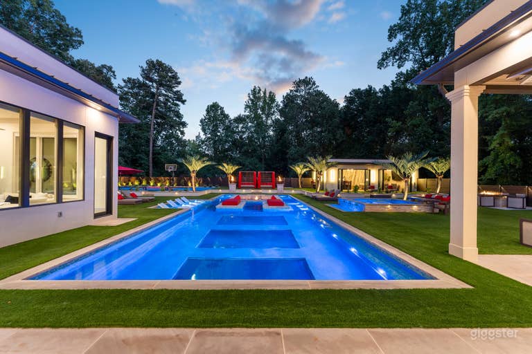  Luxury Modern Pool and Resort Backyard in Buckhead 