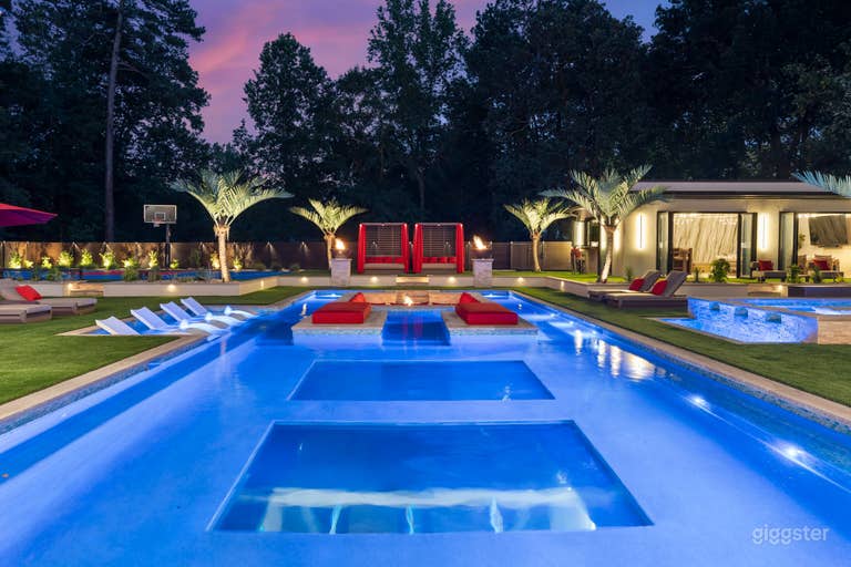  Luxury Modern Pool and Resort Backyard in Buckhead 