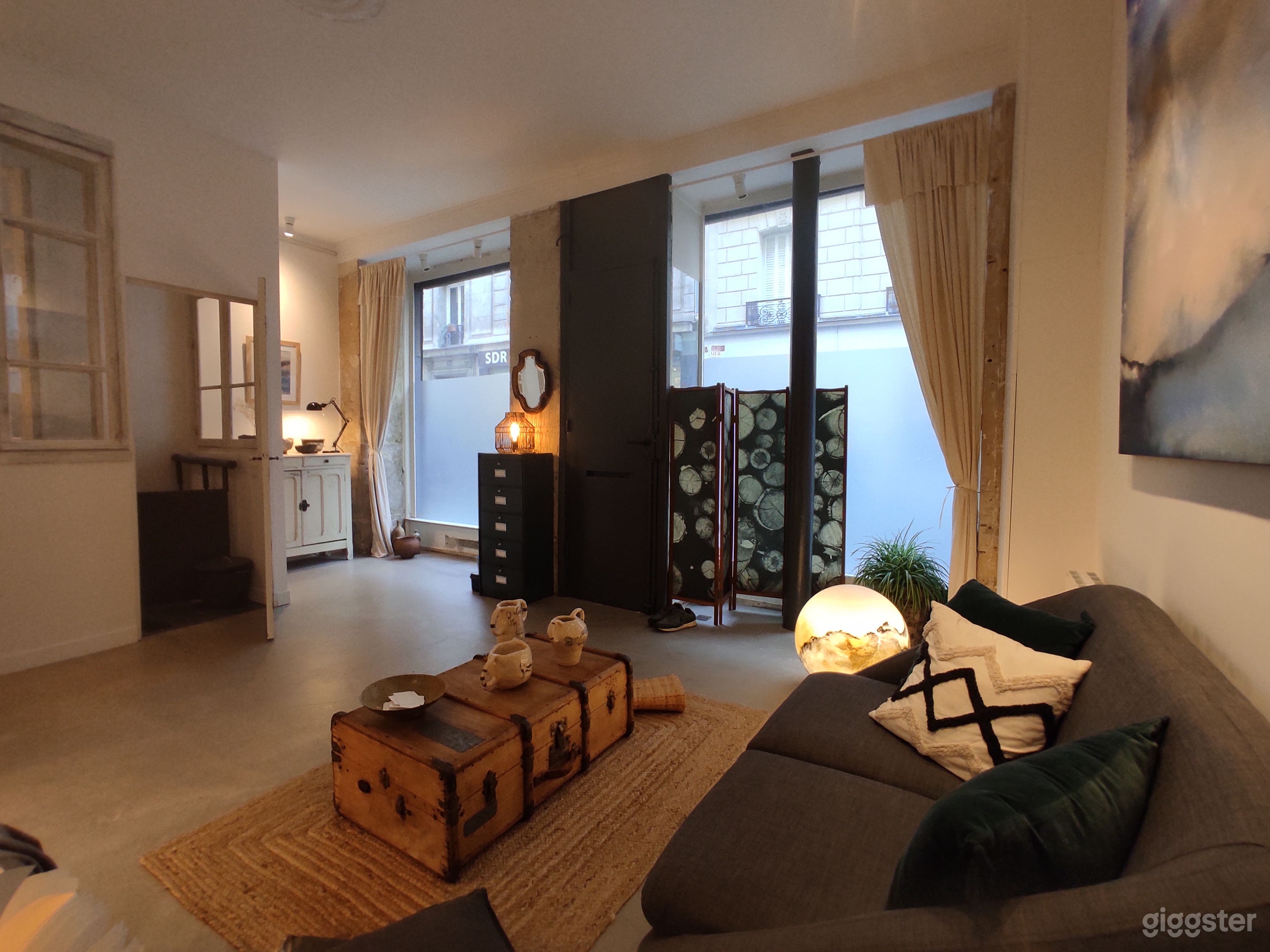 Atelier galerie showroom à deux pas des Batignolles Photo 1