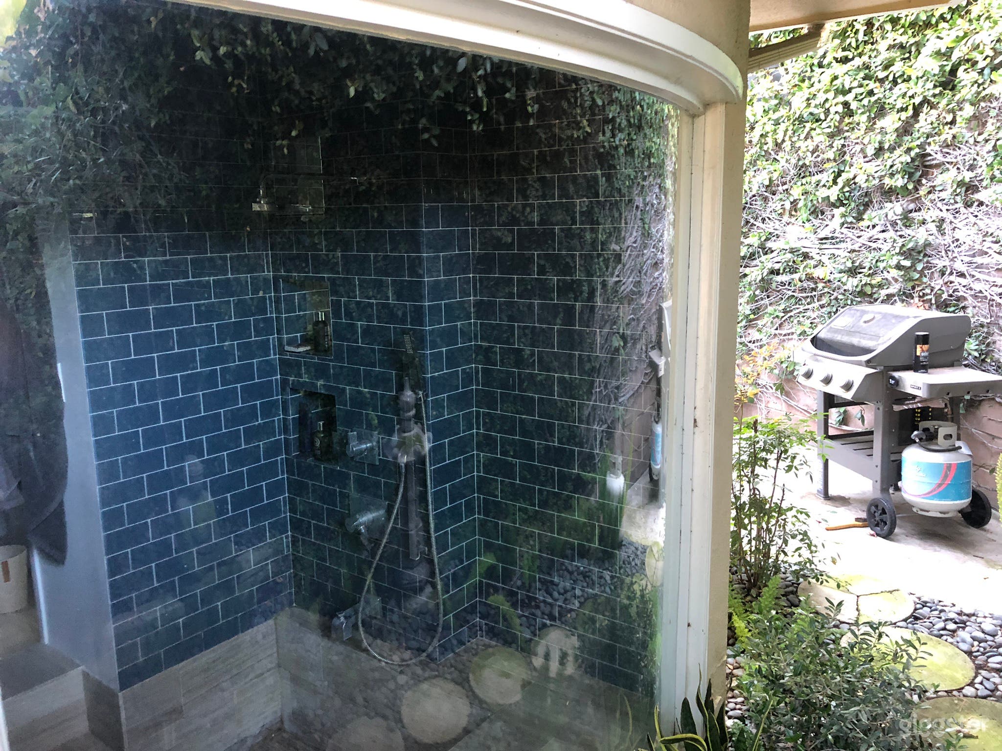 Hollywood Hills Architectural Home Photo 4