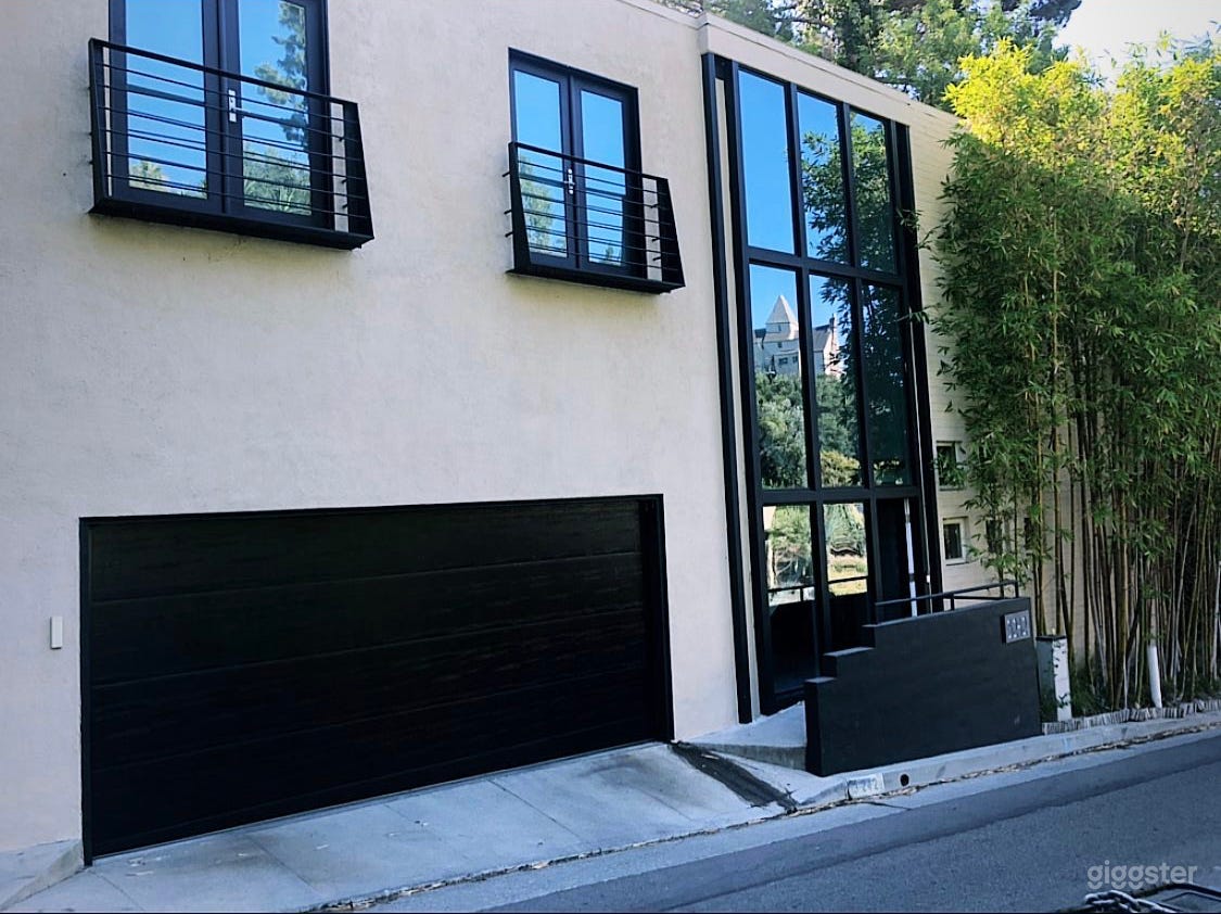 Hollywood Hills Architectural Home Photo 2