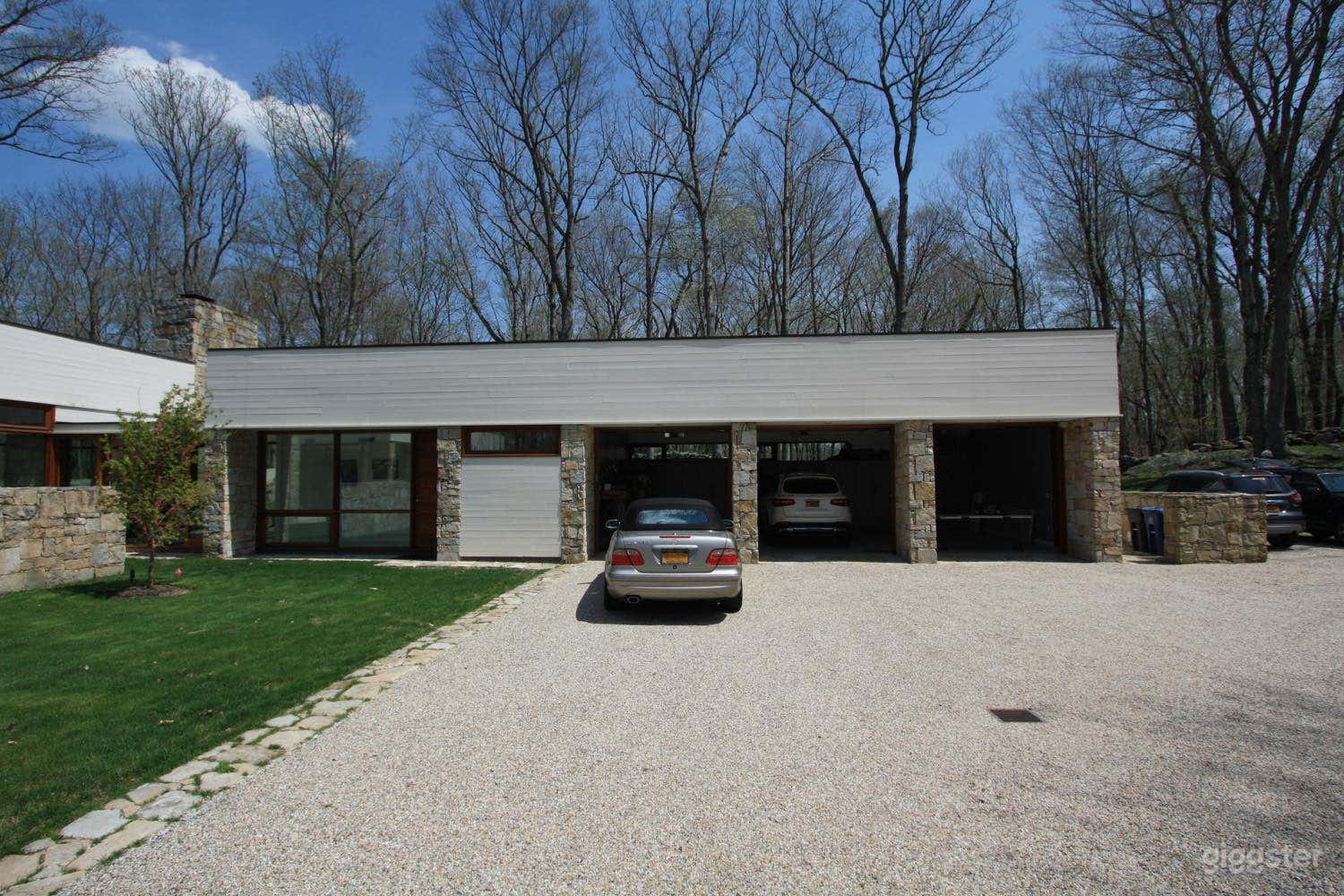 Modern opulent home on 6+ acres Photo 3