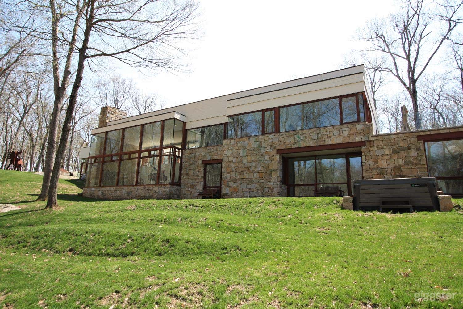 Modern opulent home on 6+ acres Photo 1
