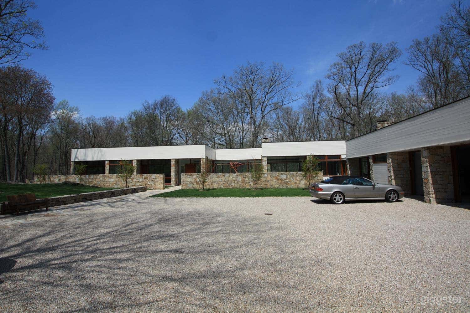 Modern opulent home on 6+ acres Photo 2