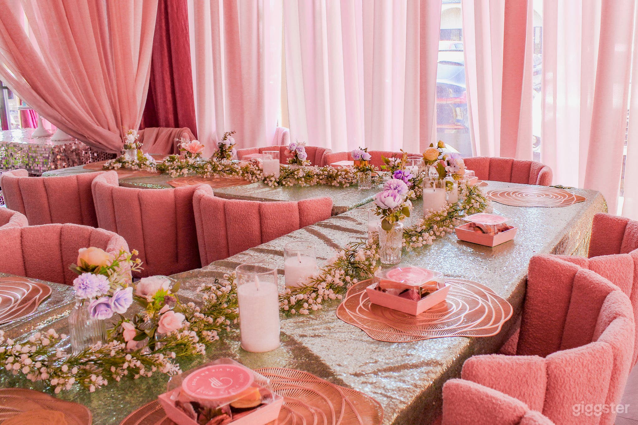 Pop &amp; Pose Space Photo 4