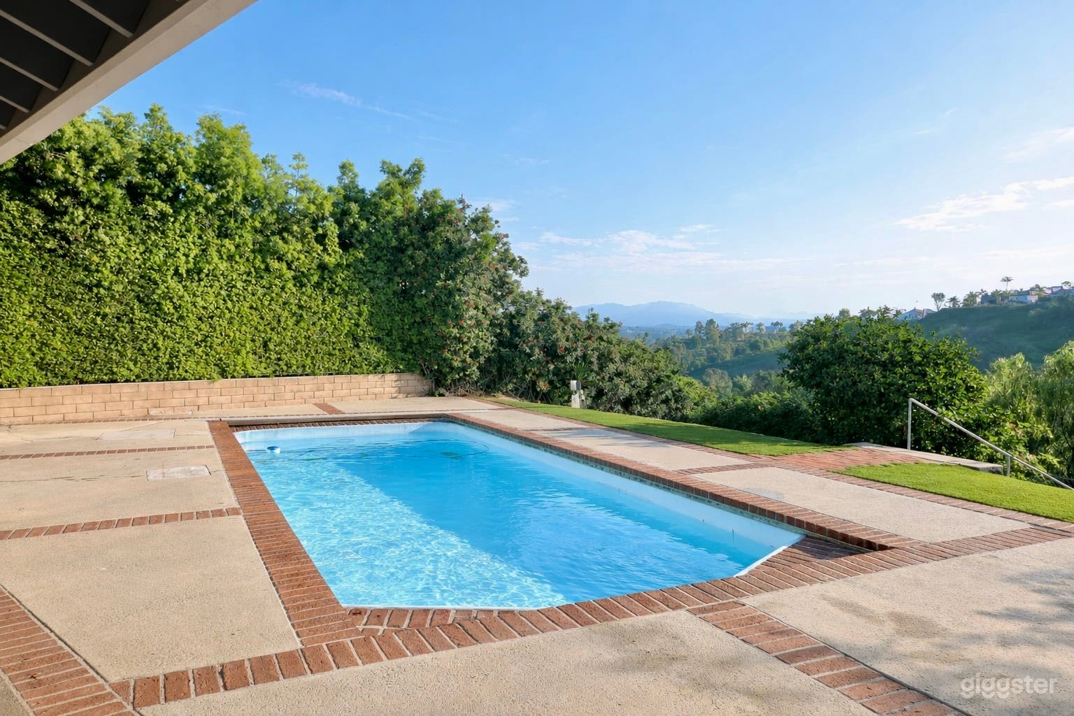 Sunlit Hillside Home w/ Pool, Views & 2 Acres Private Land Photo 4